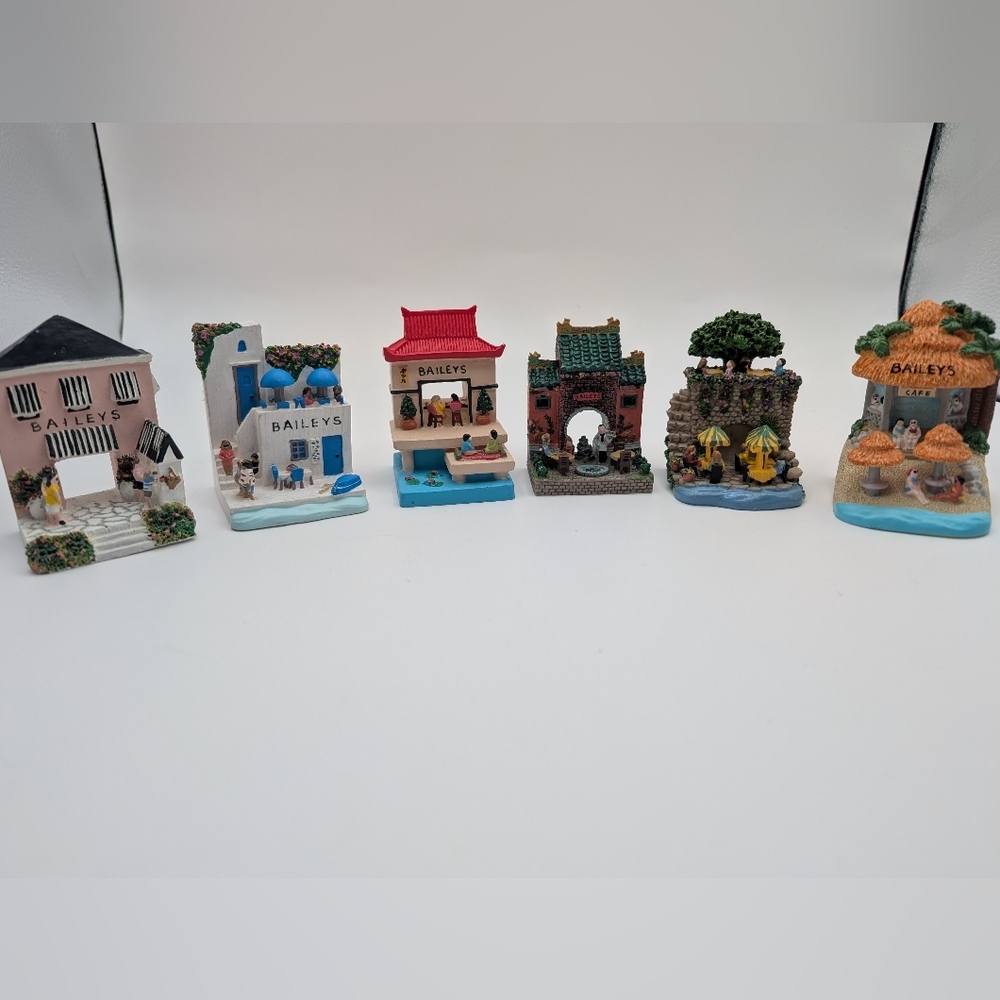 Lot of 6 Limited Edition Baileys Miniature houses 2001-2002 Collection